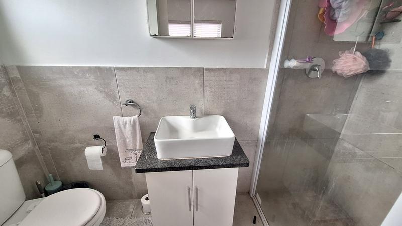 2 Bedroom Property for Sale in Reebok Western Cape